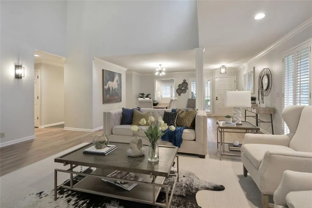 330 Francyne Court, Atlanta, Georgia 30328, 2 Bedrooms Bedrooms, ,2 BathroomsBathrooms,Residential,Sold,330 Francyne Court,6820240