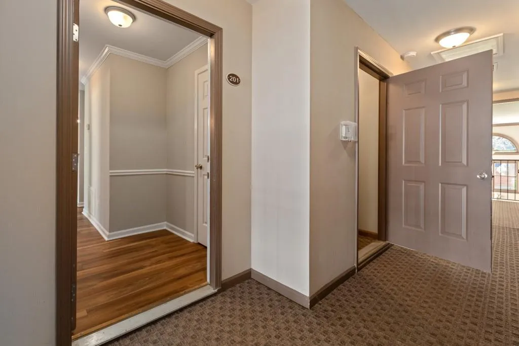 1538 Chantilly Drive Unit 201, Atlanta, Georgia 30324, 2 Bedrooms Bedrooms, ,2 BathroomsBathrooms,Residential,Sold,1538 Chantilly Drive Unit 201,6095967