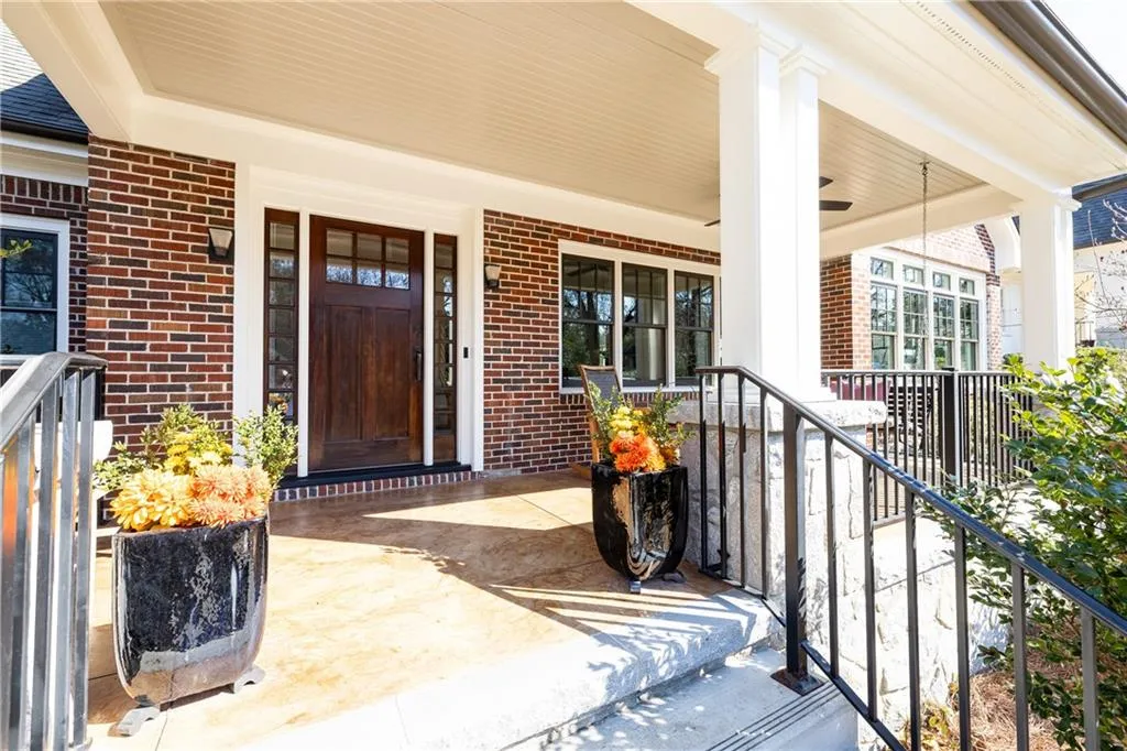 2653 Sharondale Circle Ne, Atlanta, Georgia 30305, 4 Bedrooms Bedrooms, 0 ,3 BathroomsBathrooms,Residential,Sold,2653 Sharondale Circle Ne,7718452