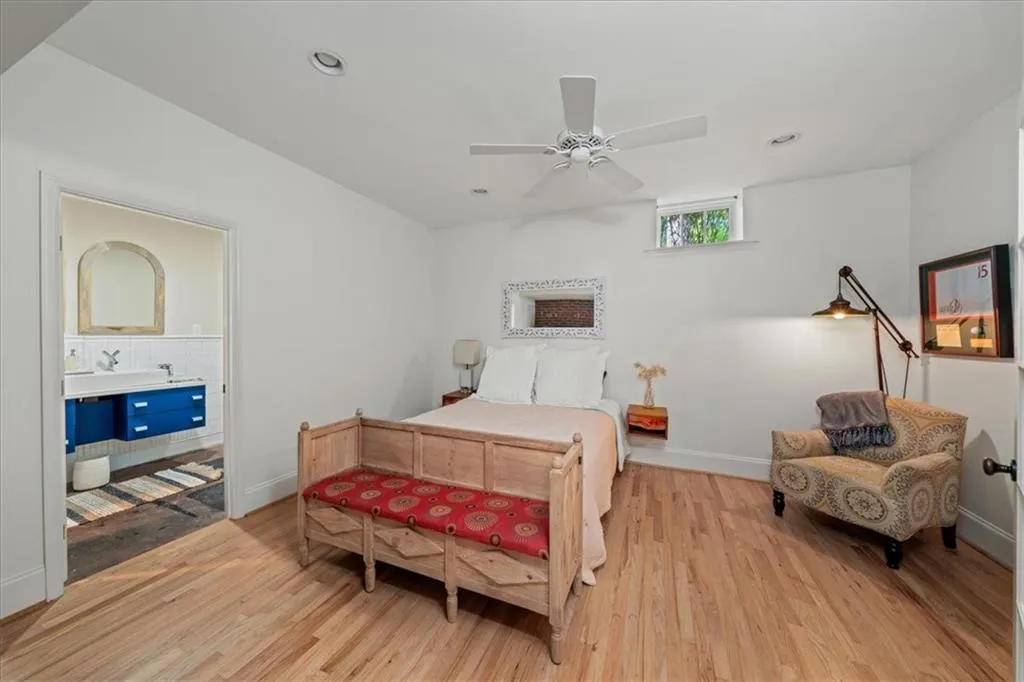 65 Peachtree Memorial Drive Nw Unit 5, Atlanta, Georgia 30309, 3 Bedrooms Bedrooms, ,2 BathroomsBathrooms,Residential,For Sale,65 Peachtree Memorial Drive Nw Unit 5,7557430