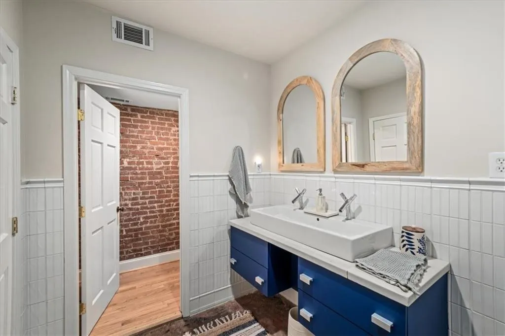 65 Peachtree Memorial Drive Nw Unit 5, Atlanta, Georgia 30309, 3 Bedrooms Bedrooms, ,2 BathroomsBathrooms,Residential,For Sale,65 Peachtree Memorial Drive Nw Unit 5,7557430