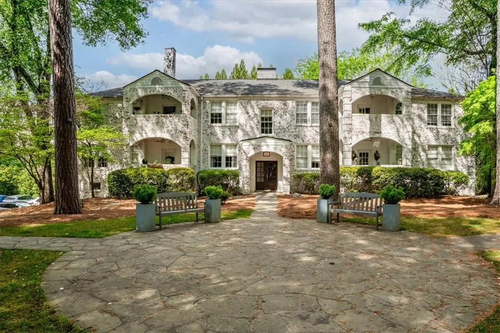 65 Peachtree Memorial Drive Nw Unit 5, Atlanta, Georgia 30309, 3 Bedrooms Bedrooms, ,2 BathroomsBathrooms,Residential,For Sale,65 Peachtree Memorial Drive Nw Unit 5,7557430