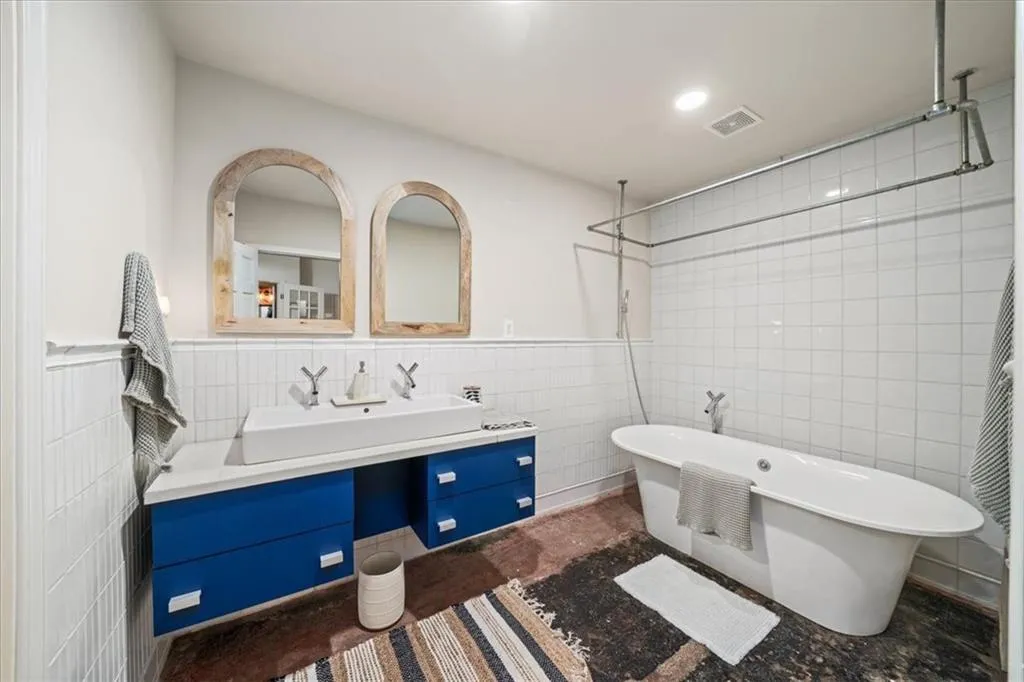 65 Peachtree Memorial Drive Nw Unit 5, Atlanta, Georgia 30309, 3 Bedrooms Bedrooms, ,2 BathroomsBathrooms,Residential,For Sale,65 Peachtree Memorial Drive Nw Unit 5,7557430