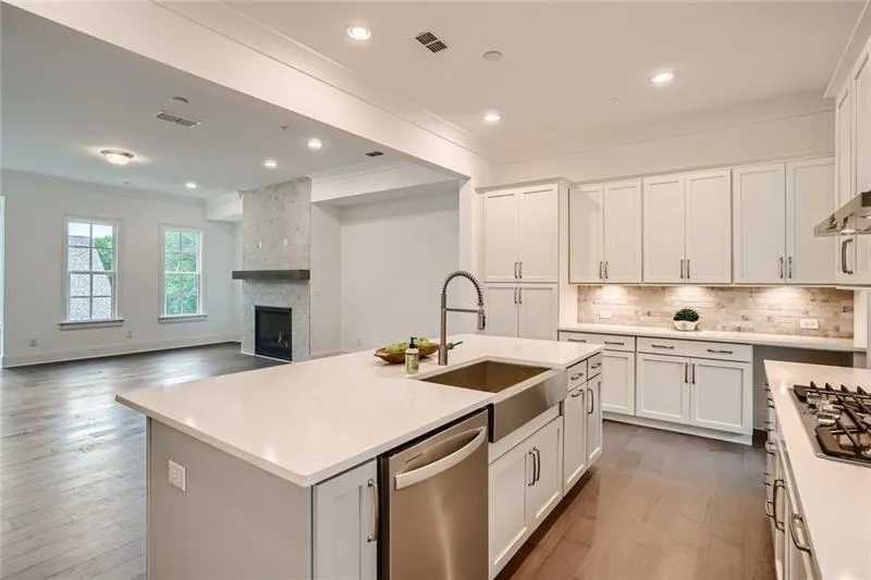 6789 Prelude Drive, Sandy Springs, Georgia 30328, 4 Bedrooms Bedrooms, ,4 BathroomsBathrooms,Residential,Sold,6789 Prelude Drive,7081008