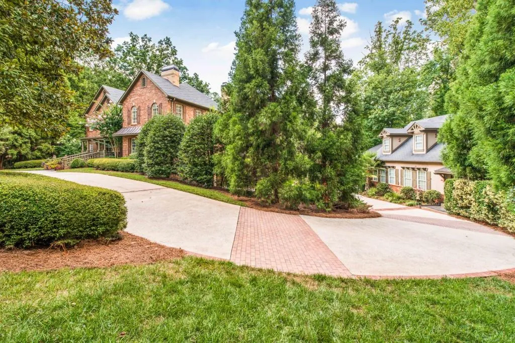 327 Mount Vernon Highway, Sandy Springs, Georgia 30328, 5 Bedrooms Bedrooms, ,4 BathroomsBathrooms,Residential,Sold,327 Mount Vernon Highway,5729388