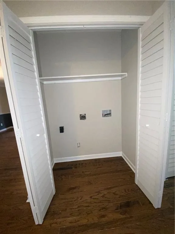6700 Roswell Road Unit 15d, Atlanta, Georgia 30328, 3 Bedrooms Bedrooms, ,2 BathroomsBathrooms,Residential,Sold,6700 Roswell Road Unit 15d,6834508