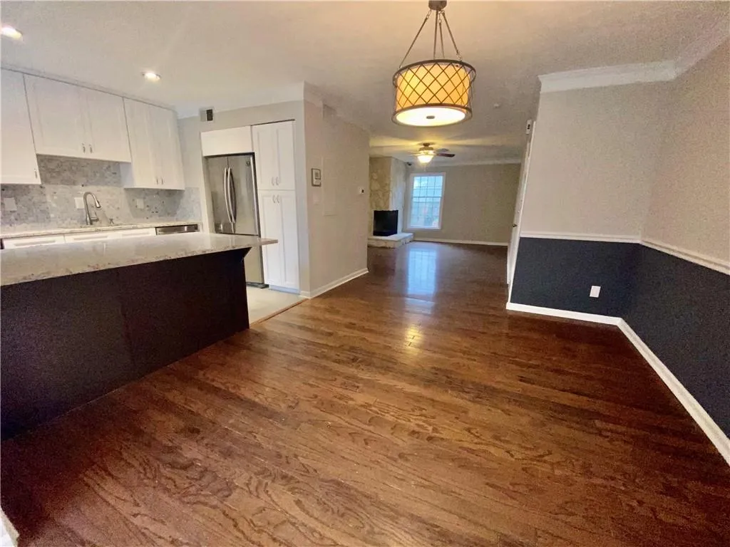 6700 Roswell Road Unit 15d, Atlanta, Georgia 30328, 3 Bedrooms Bedrooms, ,2 BathroomsBathrooms,Residential,Sold,6700 Roswell Road Unit 15d,6834508