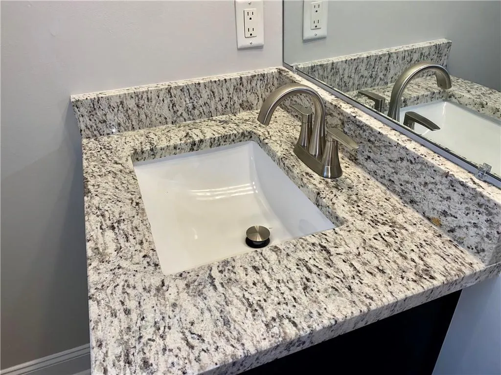 6700 Roswell Road Unit 15d, Atlanta, Georgia 30328, 3 Bedrooms Bedrooms, ,2 BathroomsBathrooms,Residential,Sold,6700 Roswell Road Unit 15d,6834508