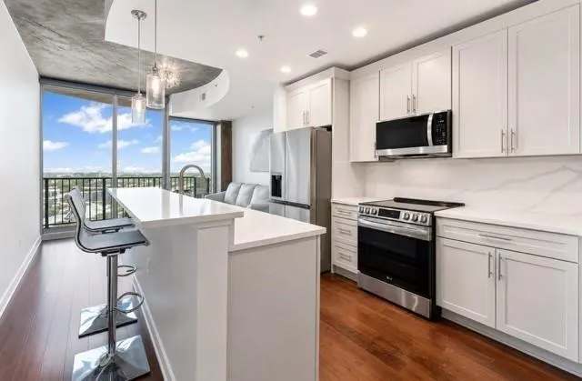 400 W Peachtree Street Nw Unit 2403, Atlanta, Georgia 30308