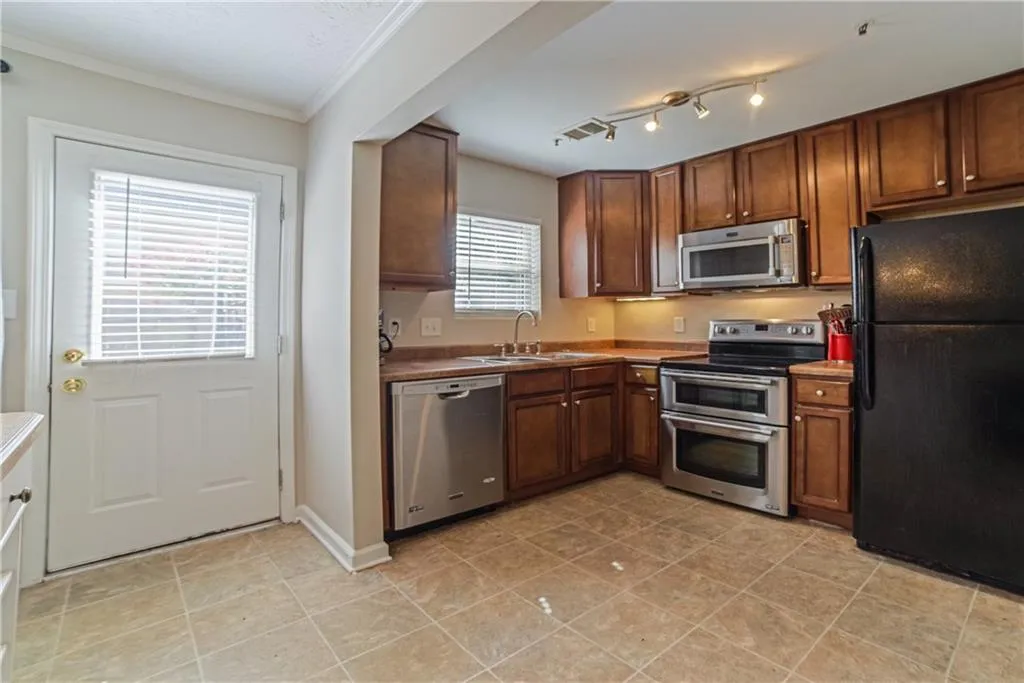 235 Winding River Drive, Sandy Springs, Georgia 30350, 2 Bedrooms Bedrooms, ,1 BathroomBathrooms,Residential,Sold,235 Winding River Drive,6035501