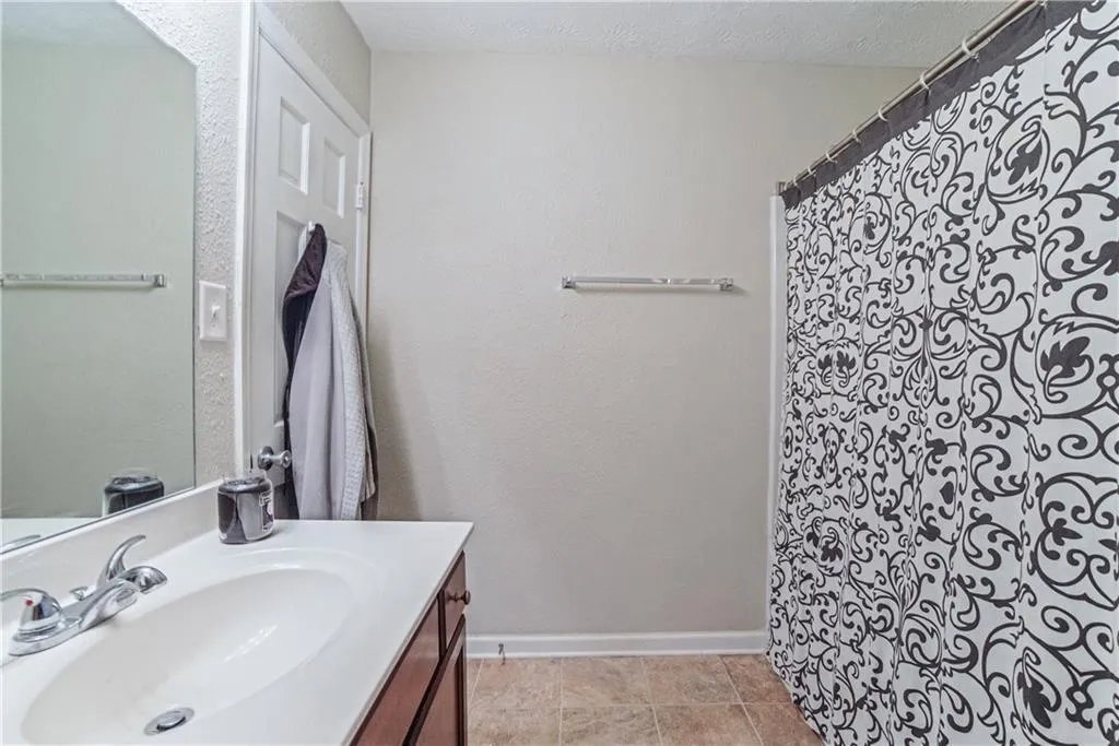235 Winding River Drive, Sandy Springs, Georgia 30350, 2 Bedrooms Bedrooms, ,1 BathroomBathrooms,Residential,Sold,235 Winding River Drive,6035501