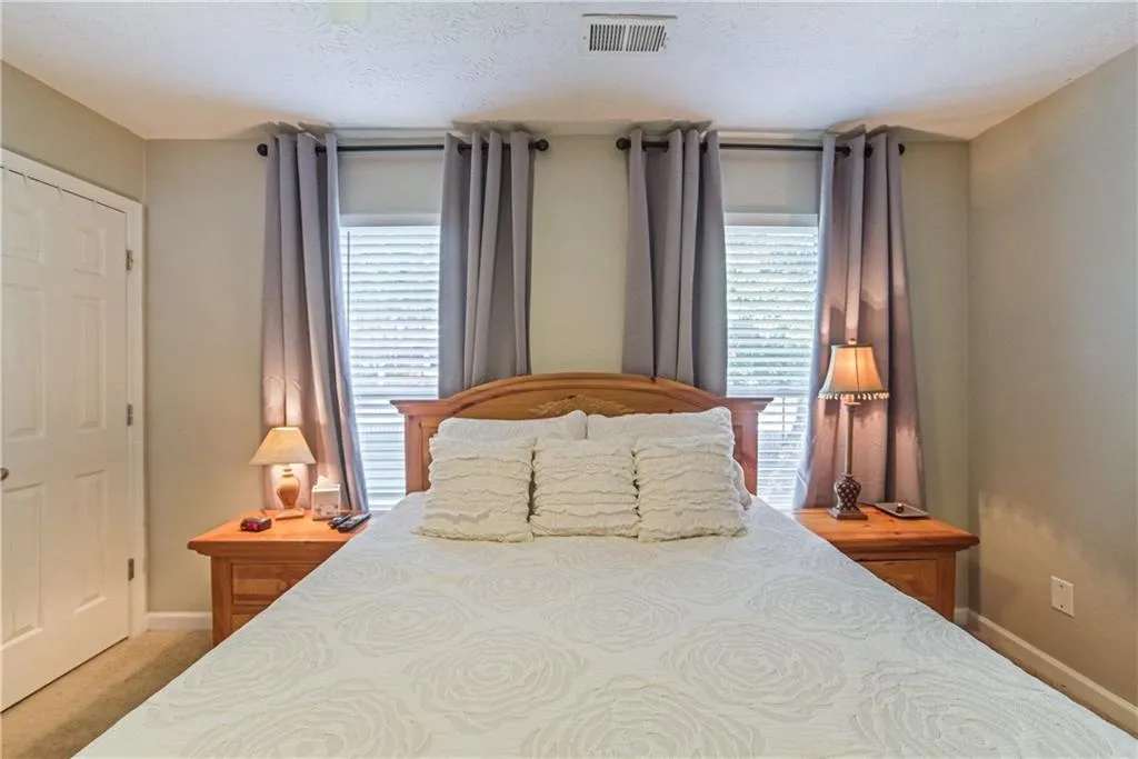 235 Winding River Drive, Sandy Springs, Georgia 30350, 2 Bedrooms Bedrooms, ,1 BathroomBathrooms,Residential,Sold,235 Winding River Drive,6035501
