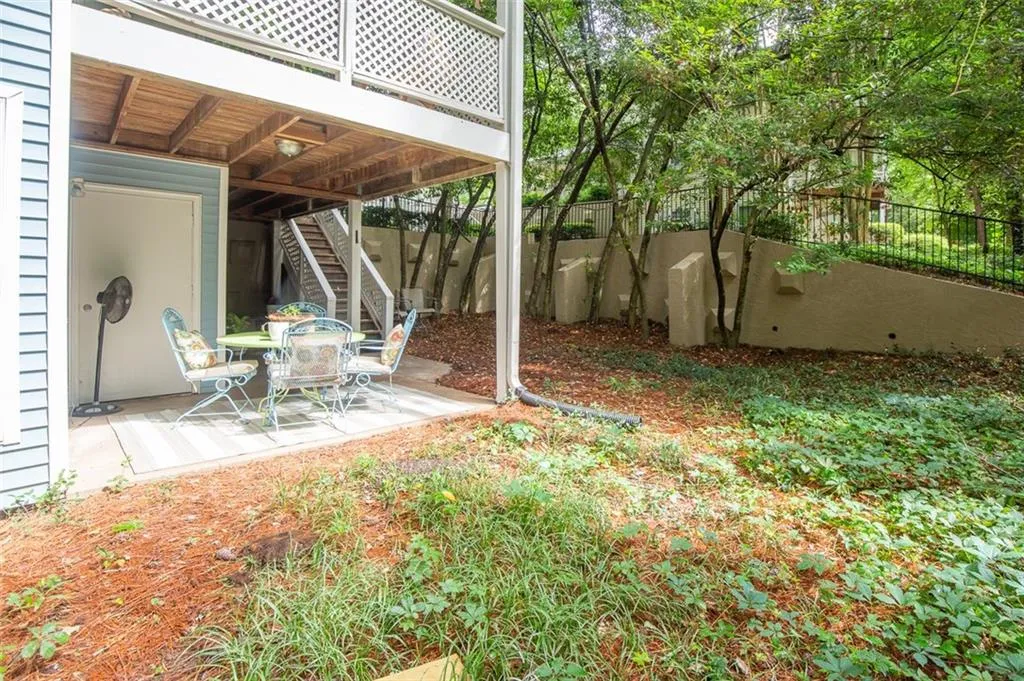 6804 Glenridge Drive Unit A, Sandy Springs, Georgia 30328, 2 Bedrooms Bedrooms, ,2 BathroomsBathrooms,Residential,Sold,6804 Glenridge Drive Unit A,6896378