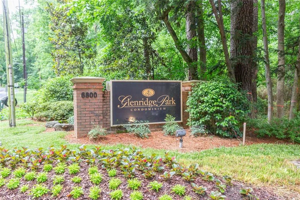 6804 Glenridge Drive Unit A, Sandy Springs, Georgia 30328, 2 Bedrooms Bedrooms, ,2 BathroomsBathrooms,Residential,Sold,6804 Glenridge Drive Unit A,6896378