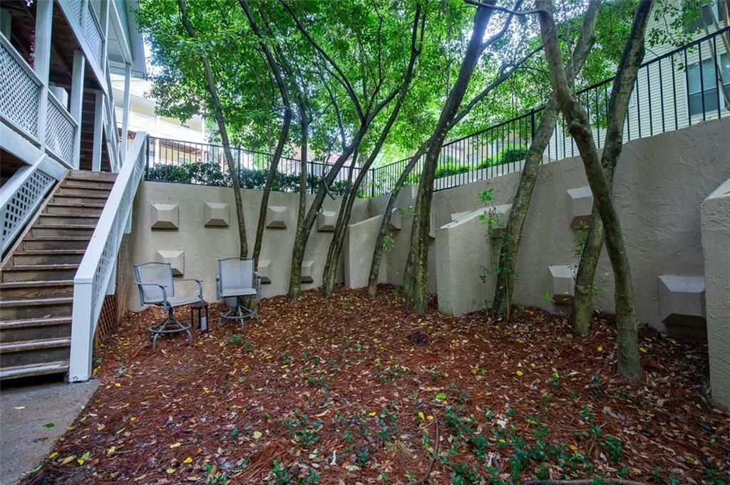 6804 Glenridge Drive Unit A, Sandy Springs, Georgia 30328, 2 Bedrooms Bedrooms, ,2 BathroomsBathrooms,Residential,Sold,6804 Glenridge Drive Unit A,6896378
