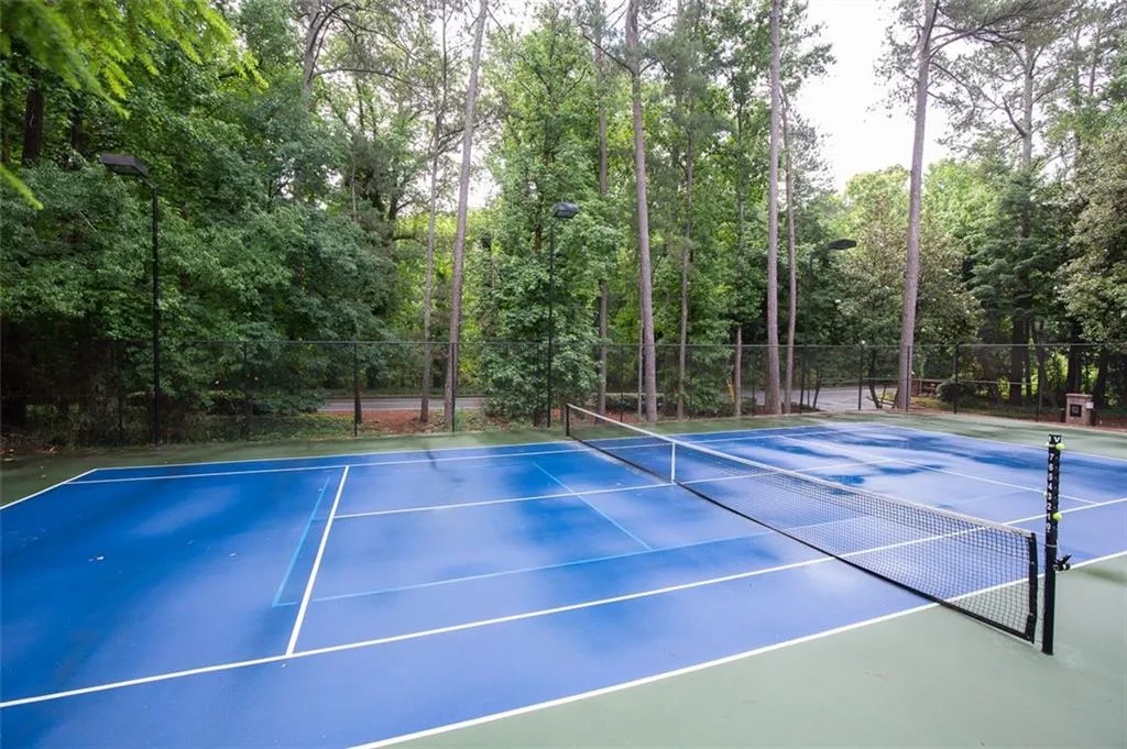 6804 Glenridge Drive Unit A, Sandy Springs, Georgia 30328, 2 Bedrooms Bedrooms, ,2 BathroomsBathrooms,Residential,Sold,6804 Glenridge Drive Unit A,6896378