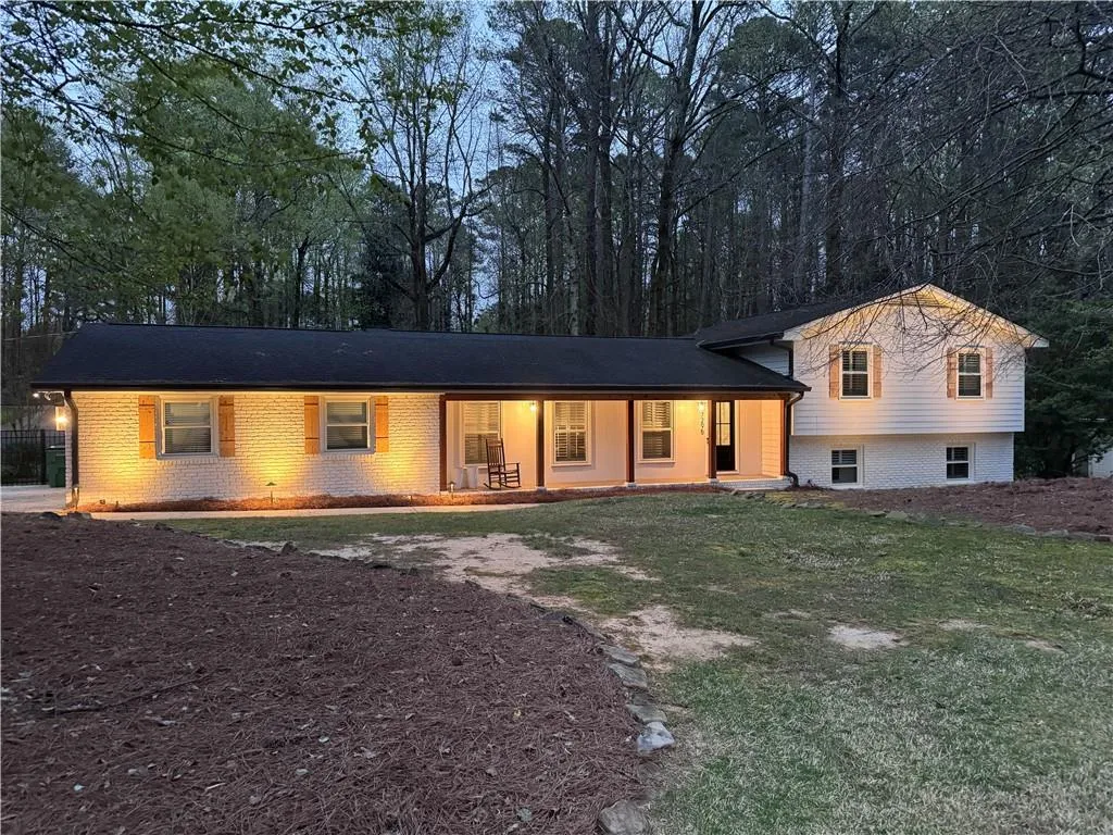 Stunning Outdoor Lights Enhance the Property at Night