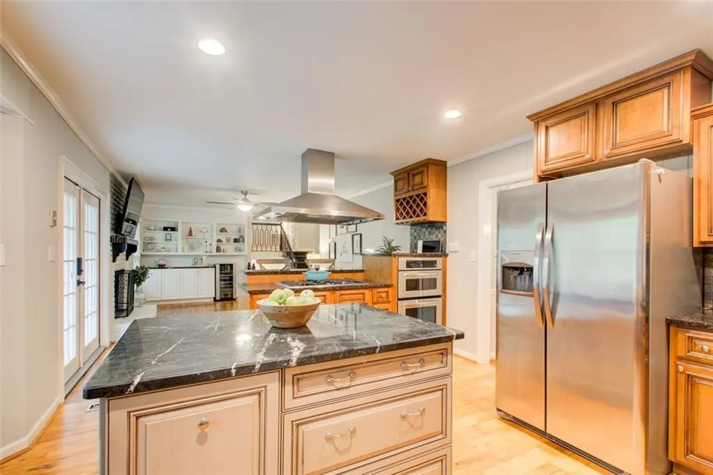 7295 Hunters Branch Drive, Atlanta, Georgia 30328, 4 Bedrooms Bedrooms, ,3 BathroomsBathrooms,Residential,Sold,7295 Hunters Branch Drive,7353334