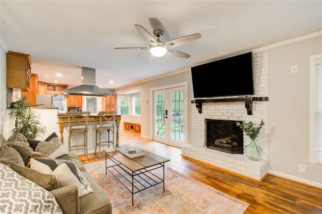 7295 Hunters Branch Drive, Atlanta, Georgia 30328, 4 Bedrooms Bedrooms, ,3 BathroomsBathrooms,Residential,Sold,7295 Hunters Branch Drive,7353334