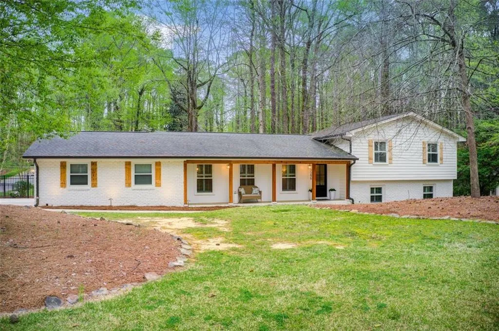 7295 Hunters Branch Drive, Atlanta, Georgia 30328, 4 Bedrooms Bedrooms, ,3 BathroomsBathrooms,Residential,Sold,7295 Hunters Branch Drive,7353334