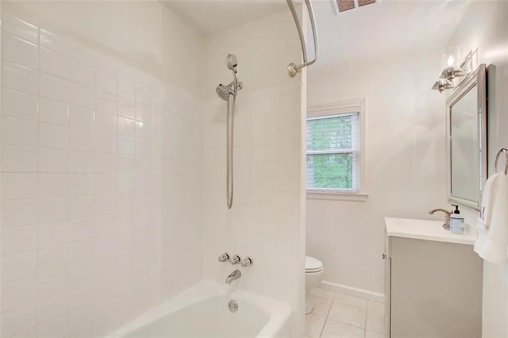 7295 Hunters Branch Drive, Atlanta, Georgia 30328, 4 Bedrooms Bedrooms, ,3 BathroomsBathrooms,Residential,Sold,7295 Hunters Branch Drive,7353334