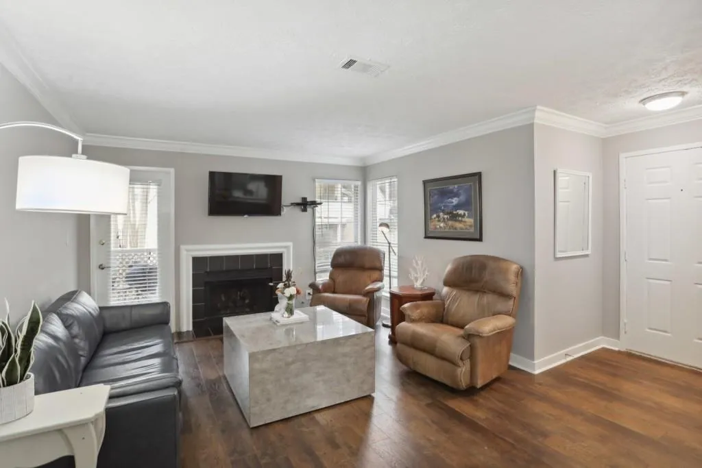 6804 Glenridge Drive Unit D, Atlanta, Georgia 30328, 2 Bedrooms Bedrooms, ,1 BathroomBathrooms,Residential,Sold,6804 Glenridge Drive Unit D,7145124