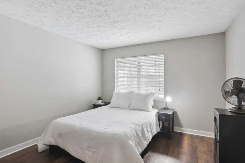 6804 Glenridge Drive Unit D, Atlanta, Georgia 30328, 2 Bedrooms Bedrooms, ,1 BathroomBathrooms,Residential,Sold,6804 Glenridge Drive Unit D,7145124