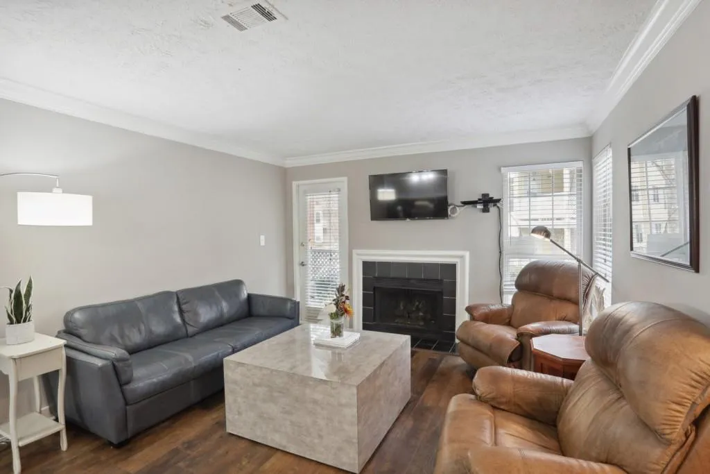 6804 Glenridge Drive Unit D, Atlanta, Georgia 30328, 2 Bedrooms Bedrooms, ,1 BathroomBathrooms,Residential,Sold,6804 Glenridge Drive Unit D,7145124