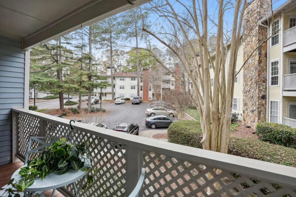 6804 Glenridge Drive Unit D, Atlanta, Georgia 30328, 2 Bedrooms Bedrooms, ,1 BathroomBathrooms,Residential,Sold,6804 Glenridge Drive Unit D,7145124