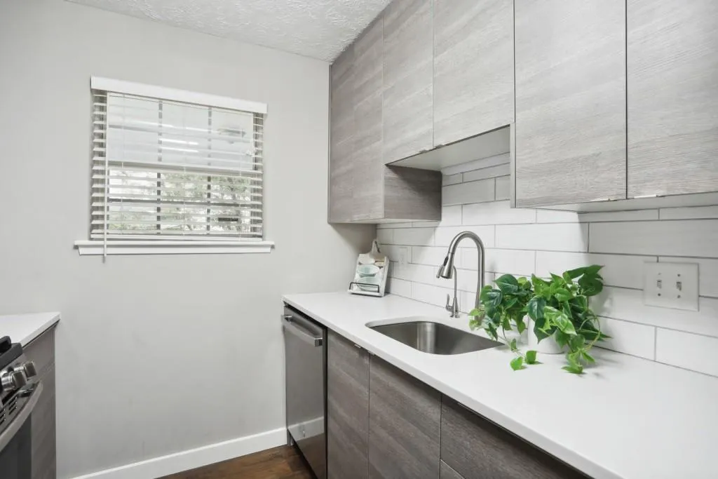 6804 Glenridge Drive Unit D, Atlanta, Georgia 30328, 2 Bedrooms Bedrooms, ,1 BathroomBathrooms,Residential,Sold,6804 Glenridge Drive Unit D,7145124