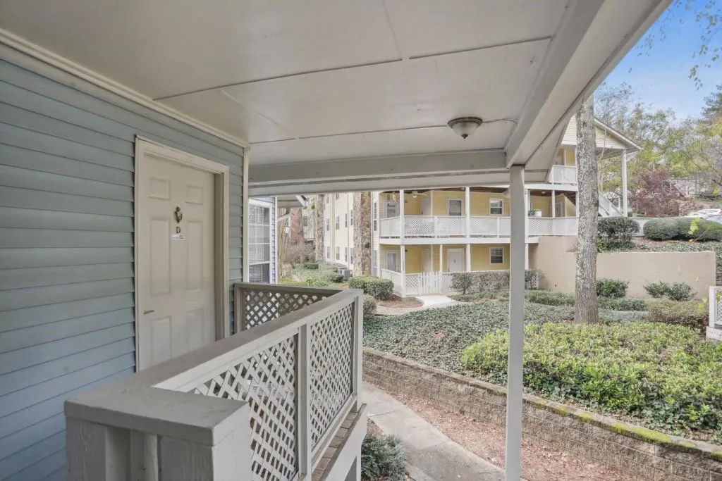6804 Glenridge Drive Unit D, Atlanta, Georgia 30328, 2 Bedrooms Bedrooms, ,1 BathroomBathrooms,Residential,Sold,6804 Glenridge Drive Unit D,7145124