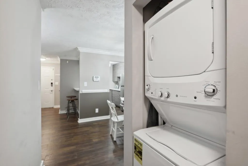 6804 Glenridge Drive Unit D, Atlanta, Georgia 30328, 2 Bedrooms Bedrooms, ,1 BathroomBathrooms,Residential,Sold,6804 Glenridge Drive Unit D,7145124