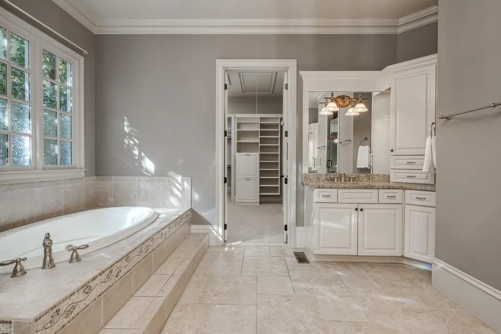 4565 Peachtree Dunwoody Road, Sandy Springs, Georgia 30342, 5 Bedrooms Bedrooms, ,5 BathroomsBathrooms,Residential,Sold,4565 Peachtree Dunwoody Road,6968787