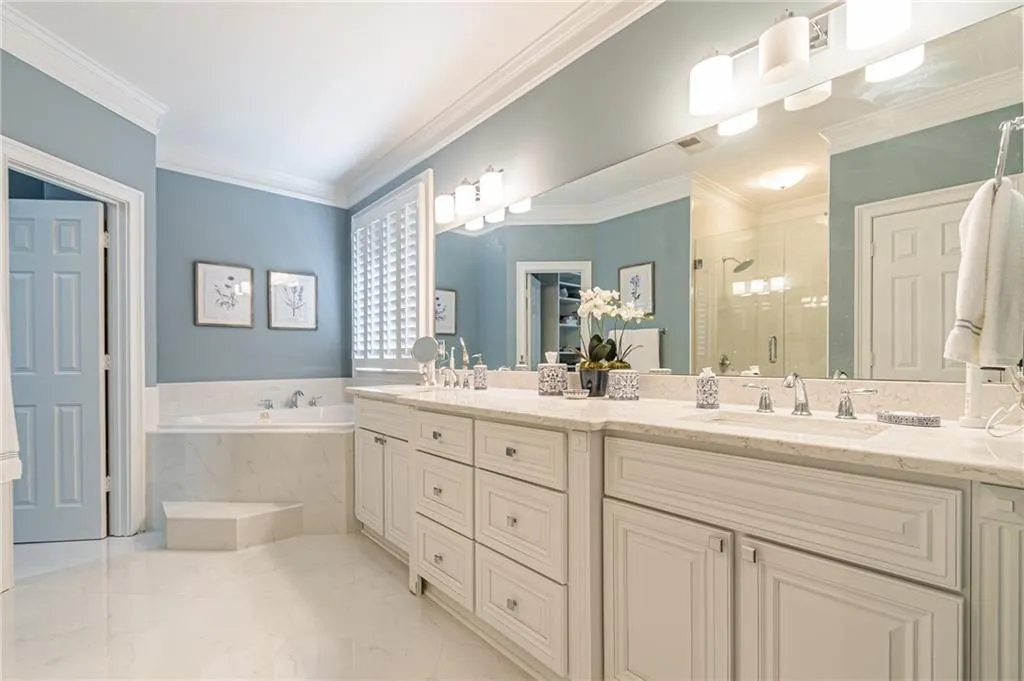 6335 Glen Oaks Lane, Atlanta, Georgia 30328, 4 Bedrooms Bedrooms, ,3 BathroomsBathrooms,Residential,Sold,6335 Glen Oaks Lane,7449436