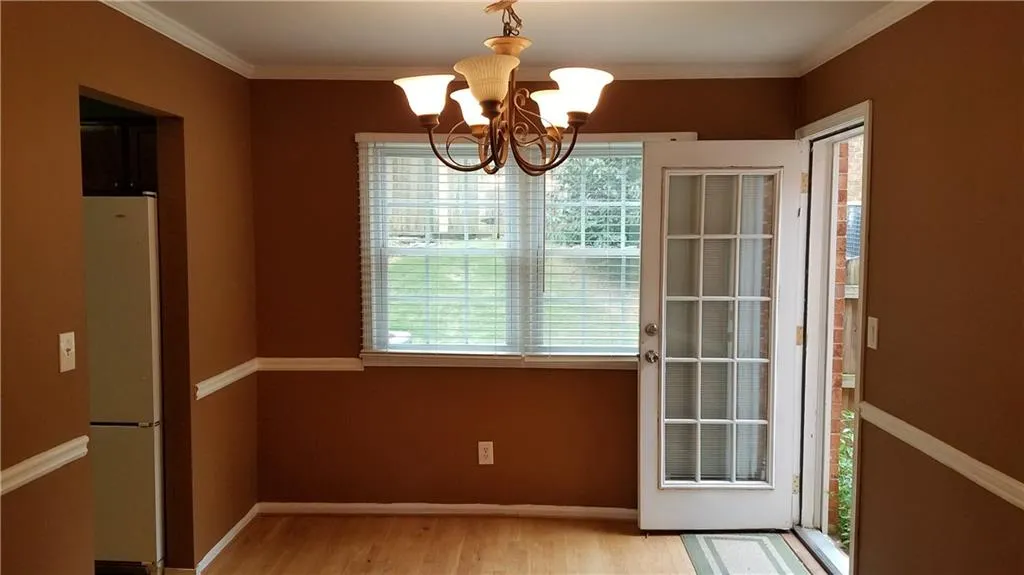 6520 Roswell Road Unit 7, Sandy Springs, Georgia 30328, 3 Bedrooms Bedrooms, ,2 BathroomsBathrooms,Residential,Sold,6520 Roswell Road Unit 7,5893964