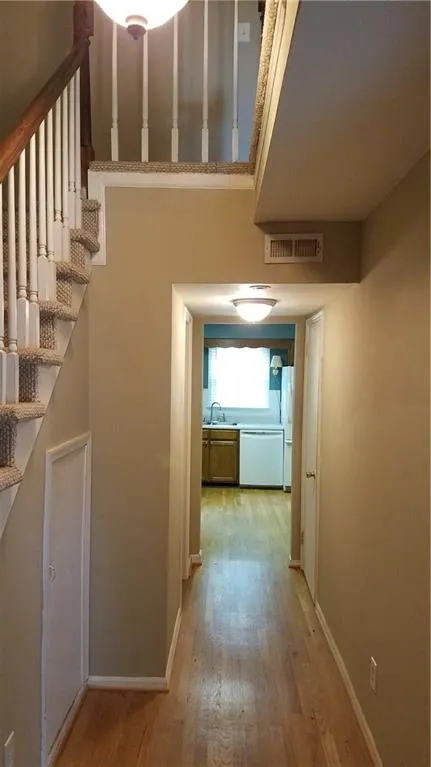 6520 Roswell Road Unit 7, Sandy Springs, Georgia 30328, 3 Bedrooms Bedrooms, ,2 BathroomsBathrooms,Residential,Sold,6520 Roswell Road Unit 7,5893964