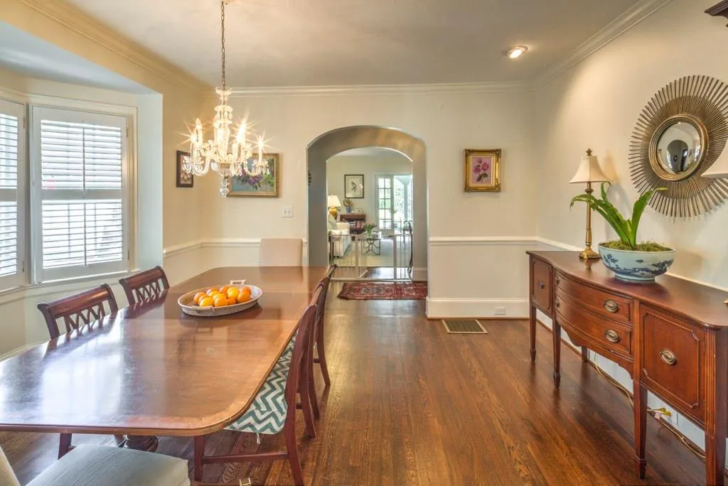 2807 N Hills Drive Ne, Atlanta, Georgia 30305, 5 Bedrooms Bedrooms, ,3 BathroomsBathrooms,Residential,Sold,2807 N Hills Drive Ne,5673267