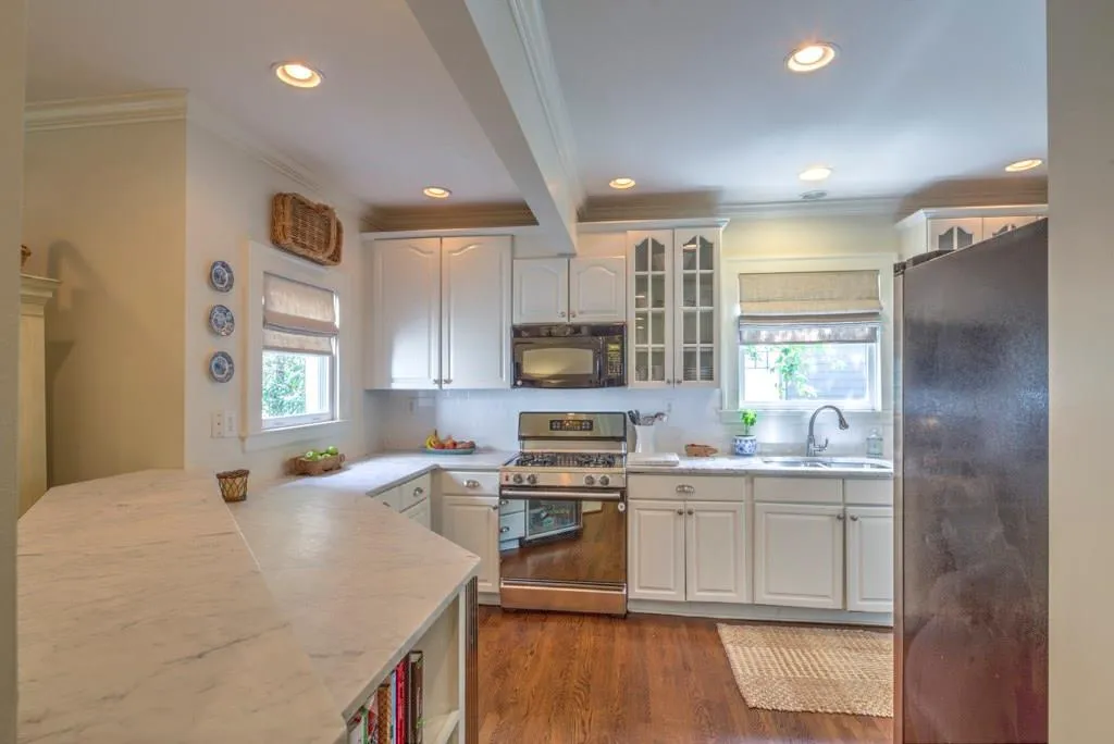 2807 N Hills Drive Ne, Atlanta, Georgia 30305, 5 Bedrooms Bedrooms, ,3 BathroomsBathrooms,Residential,Sold,2807 N Hills Drive Ne,5673267