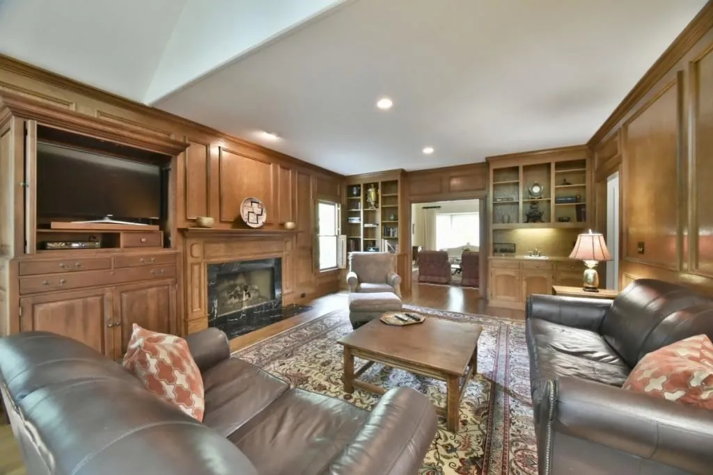 8415 Valemont Drive, Sandy Springs, Georgia 30350, 4 Bedrooms Bedrooms, ,3 BathroomsBathrooms,Residential,Sold,8415 Valemont Drive,5811623