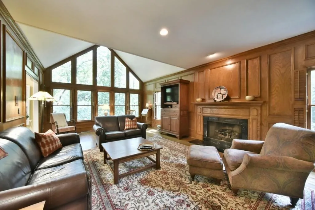 8415 Valemont Drive, Sandy Springs, Georgia 30350, 4 Bedrooms Bedrooms, ,3 BathroomsBathrooms,Residential,Sold,8415 Valemont Drive,5811623