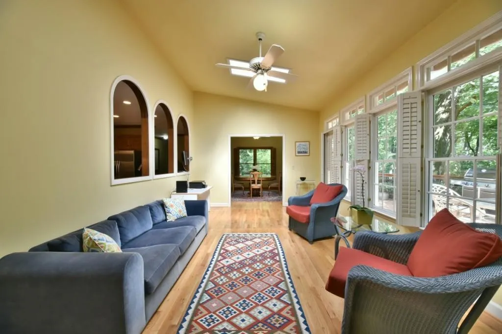 8415 Valemont Drive, Sandy Springs, Georgia 30350, 4 Bedrooms Bedrooms, ,3 BathroomsBathrooms,Residential,Sold,8415 Valemont Drive,5811623