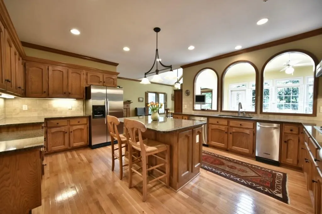 8415 Valemont Drive, Sandy Springs, Georgia 30350, 4 Bedrooms Bedrooms, ,3 BathroomsBathrooms,Residential,Sold,8415 Valemont Drive,5811623