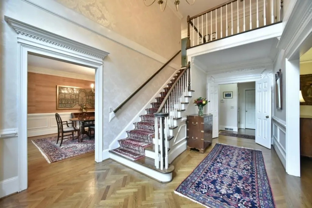 8415 Valemont Drive, Sandy Springs, Georgia 30350, 4 Bedrooms Bedrooms, ,3 BathroomsBathrooms,Residential,Sold,8415 Valemont Drive,5811623