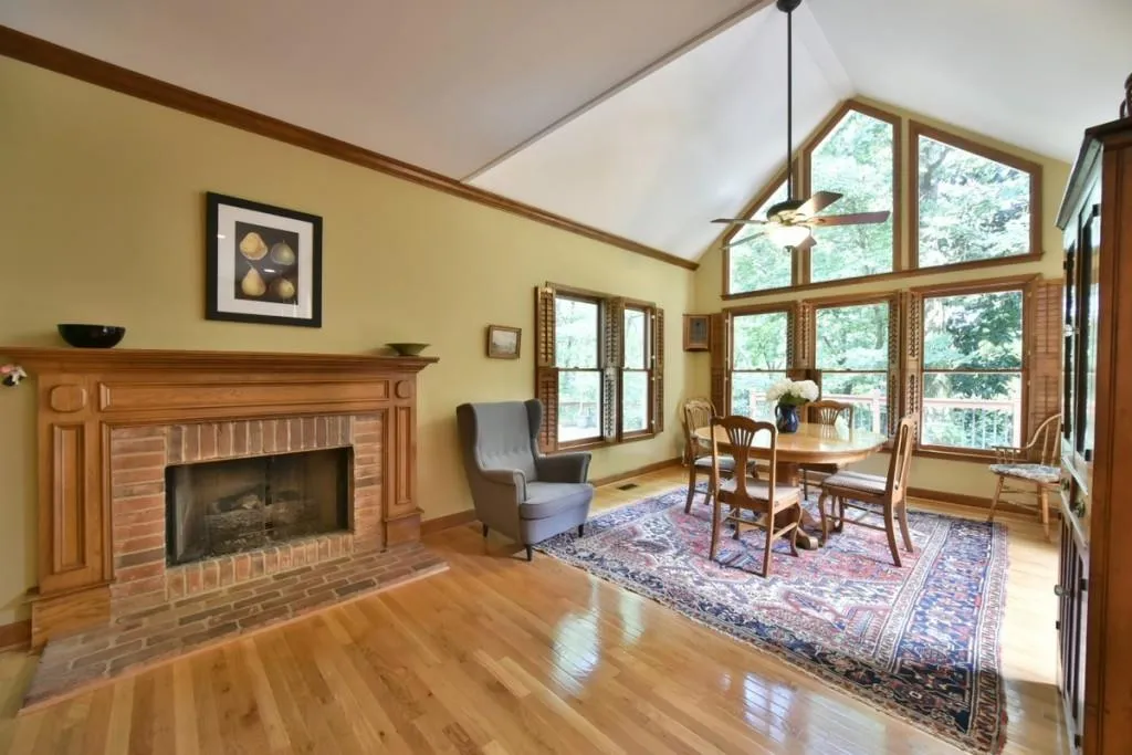 8415 Valemont Drive, Sandy Springs, Georgia 30350, 4 Bedrooms Bedrooms, ,3 BathroomsBathrooms,Residential,Sold,8415 Valemont Drive,5811623