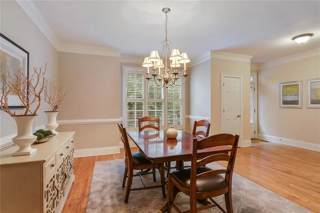 141 Chemin De Vie, Atlanta, Georgia 30342, 3 Bedrooms Bedrooms, ,3 BathroomsBathrooms,Residential,Sold,141 Chemin De Vie,6127340