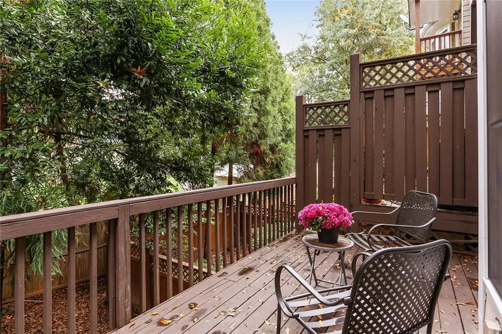 141 Chemin De Vie, Atlanta, Georgia 30342, 3 Bedrooms Bedrooms, ,3 BathroomsBathrooms,Residential,Sold,141 Chemin De Vie,6127340