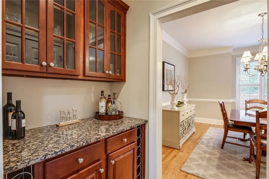 141 Chemin De Vie, Atlanta, Georgia 30342, 3 Bedrooms Bedrooms, ,3 BathroomsBathrooms,Residential,Sold,141 Chemin De Vie,6127340