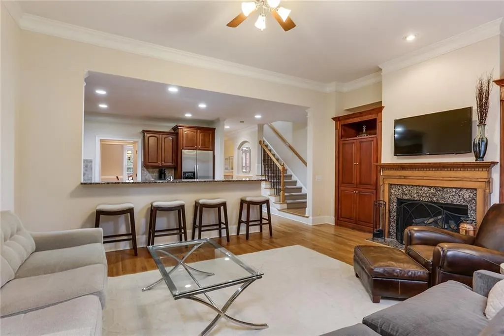 141 Chemin De Vie, Atlanta, Georgia 30342, 3 Bedrooms Bedrooms, ,3 BathroomsBathrooms,Residential,Sold,141 Chemin De Vie,6127340
