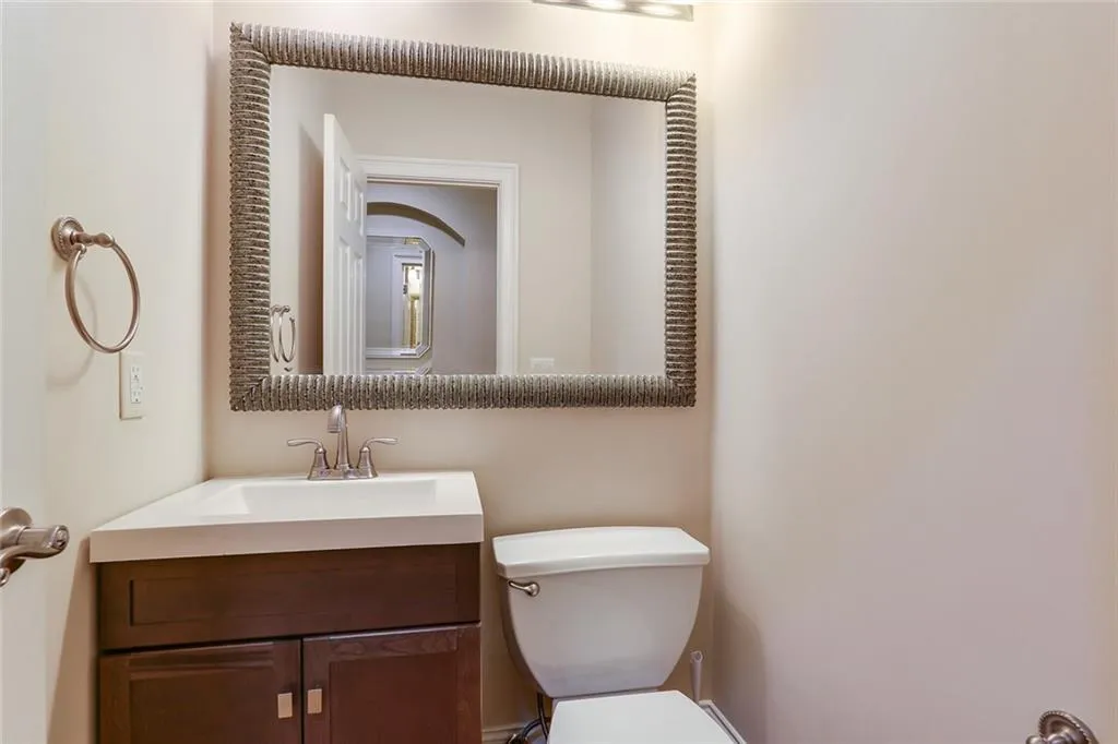 141 Chemin De Vie, Atlanta, Georgia 30342, 3 Bedrooms Bedrooms, ,3 BathroomsBathrooms,Residential,Sold,141 Chemin De Vie,6127340