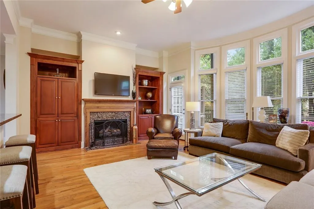141 Chemin De Vie, Atlanta, Georgia 30342, 3 Bedrooms Bedrooms, ,3 BathroomsBathrooms,Residential,Sold,141 Chemin De Vie,6127340